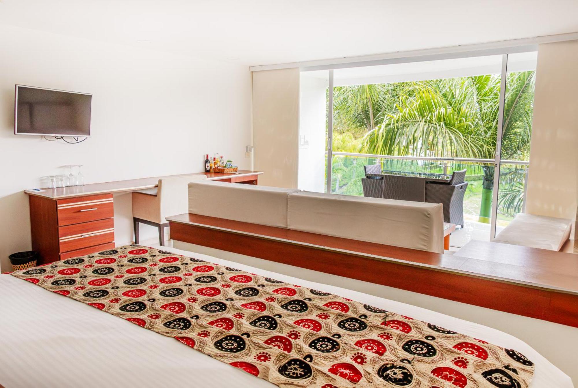 Guatapé Hotel Los Recuerdos מראה חיצוני תמונה A room at the hotel
